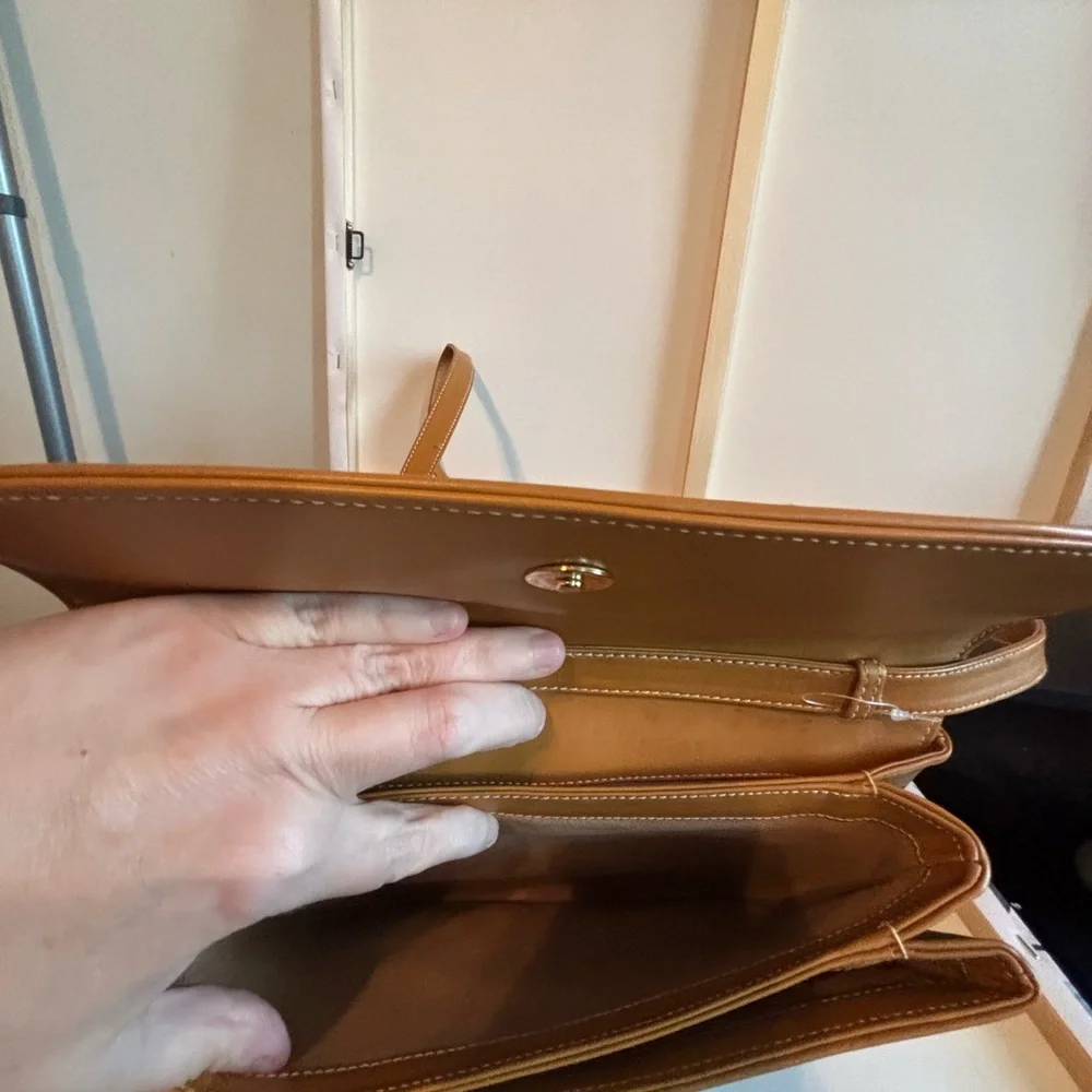 Authentic Vintage Gucci Micro GG Monogram Crossbody Bag - Very Good Condition - Picture 4 of 16